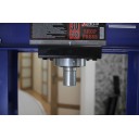 Hydraulic workshop press with pressure gauge T61230